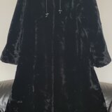 Vand haina de blana artificiala, lunga, eleganta